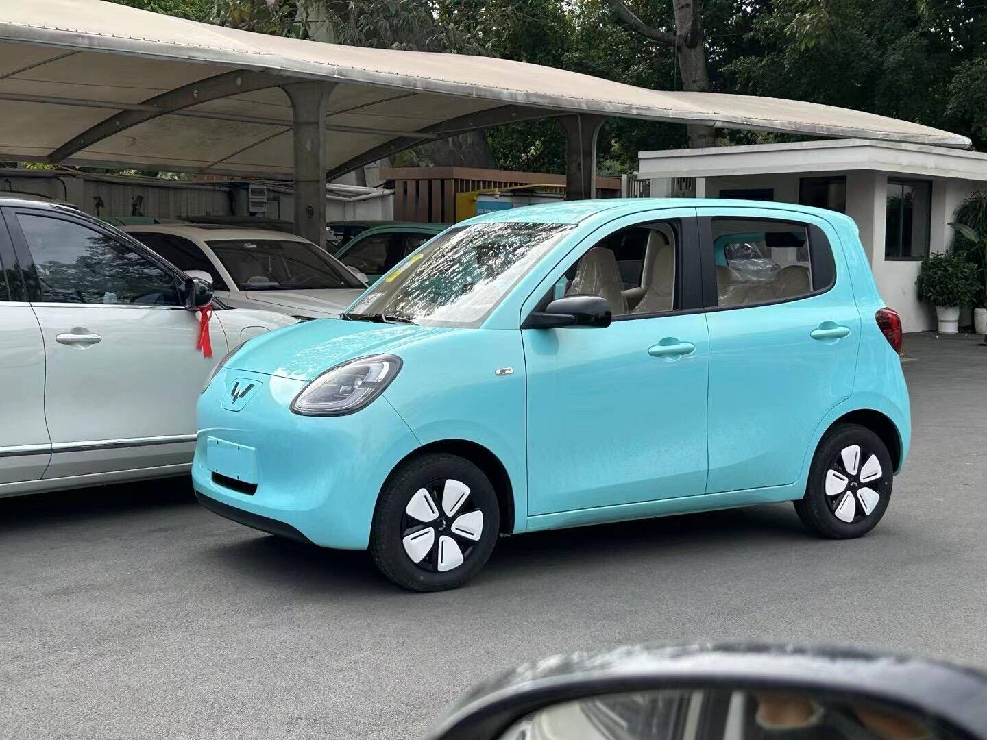 宏光MINIEV四门版配置公布 推出进阶款/臻享款两车型