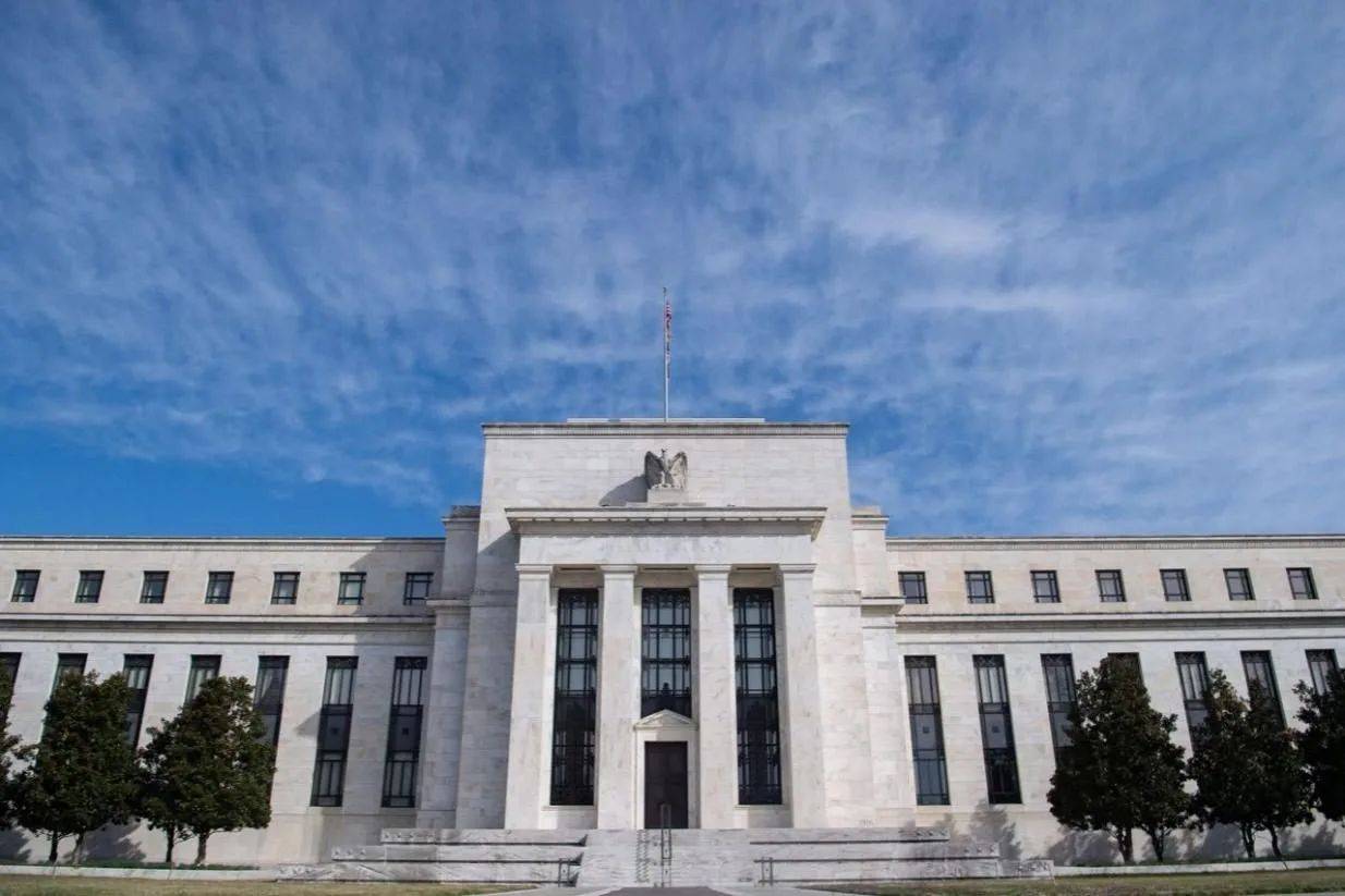 特朗普智囊抛出关税新设想：动用紧急经济权力法 逐月上调2-5%