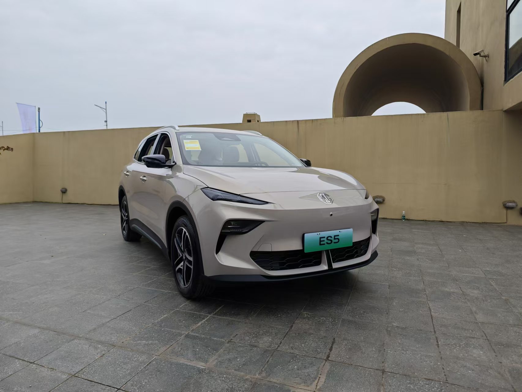 MG重新发布ES5 周钘履新MG品牌后首次公开亮相