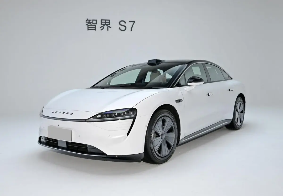 余承东带几百枚鸡蛋返工：智界R7后备箱打赢“保卫战”