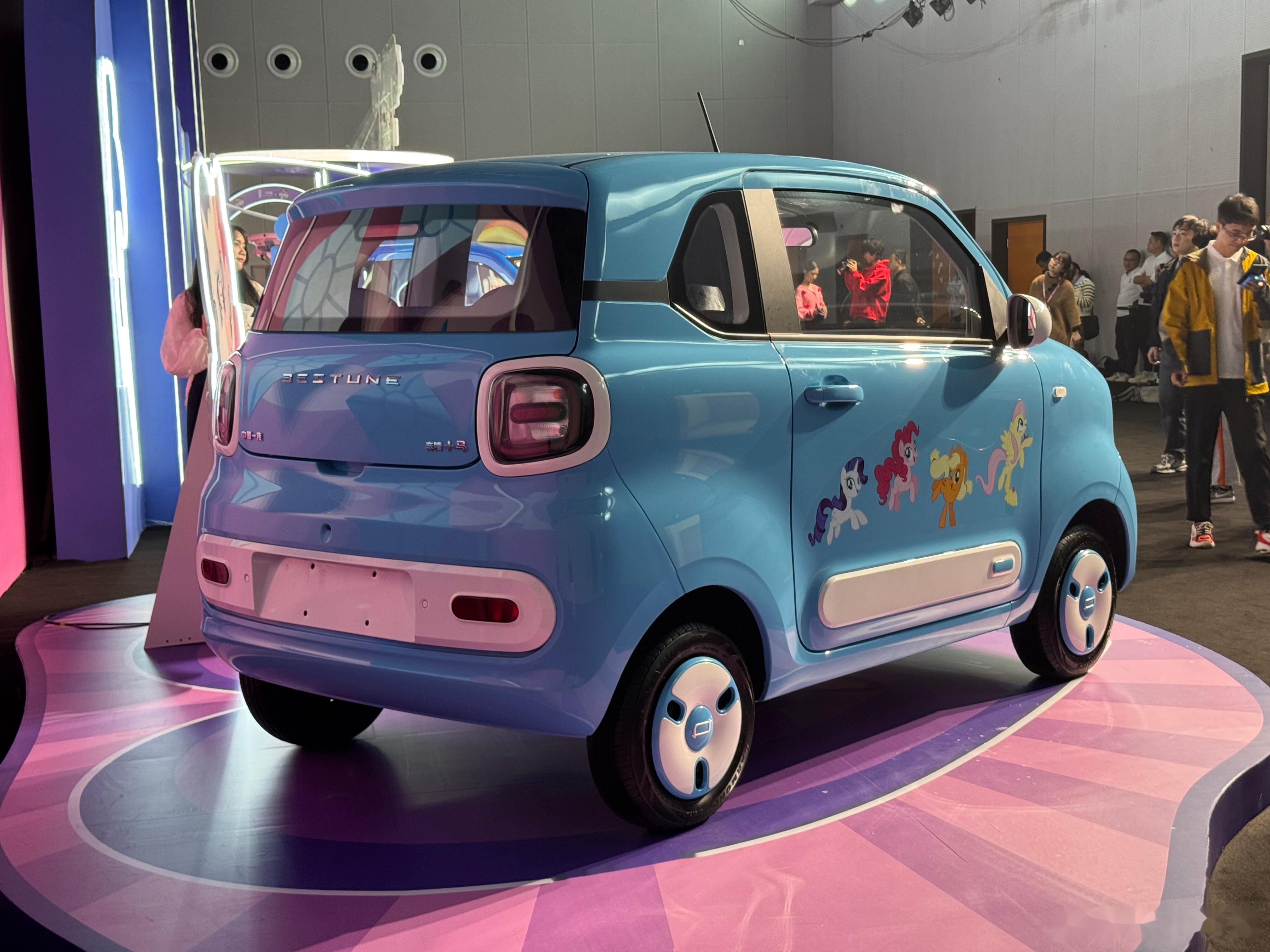 奔腾小马2款新车型上市 DeepSeek加持