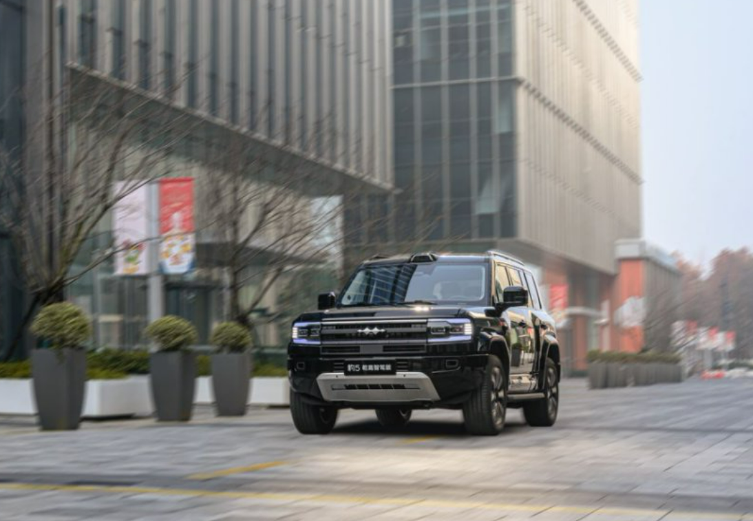 天神之眼/乾崑智驾双加持 方程豹豹5智驾版上市