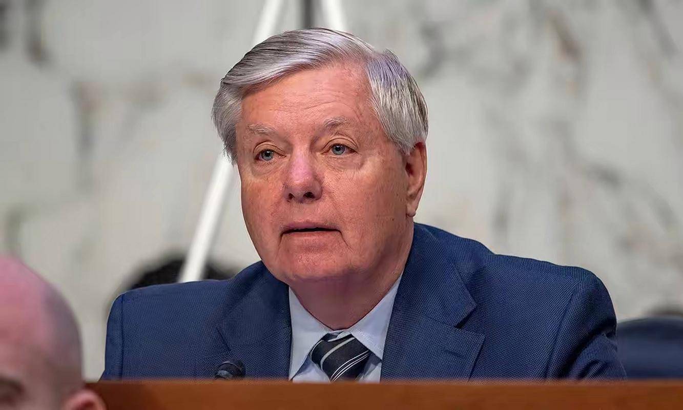 美总统特朗普证实乌总统将于28日访美签署稀土相关协议