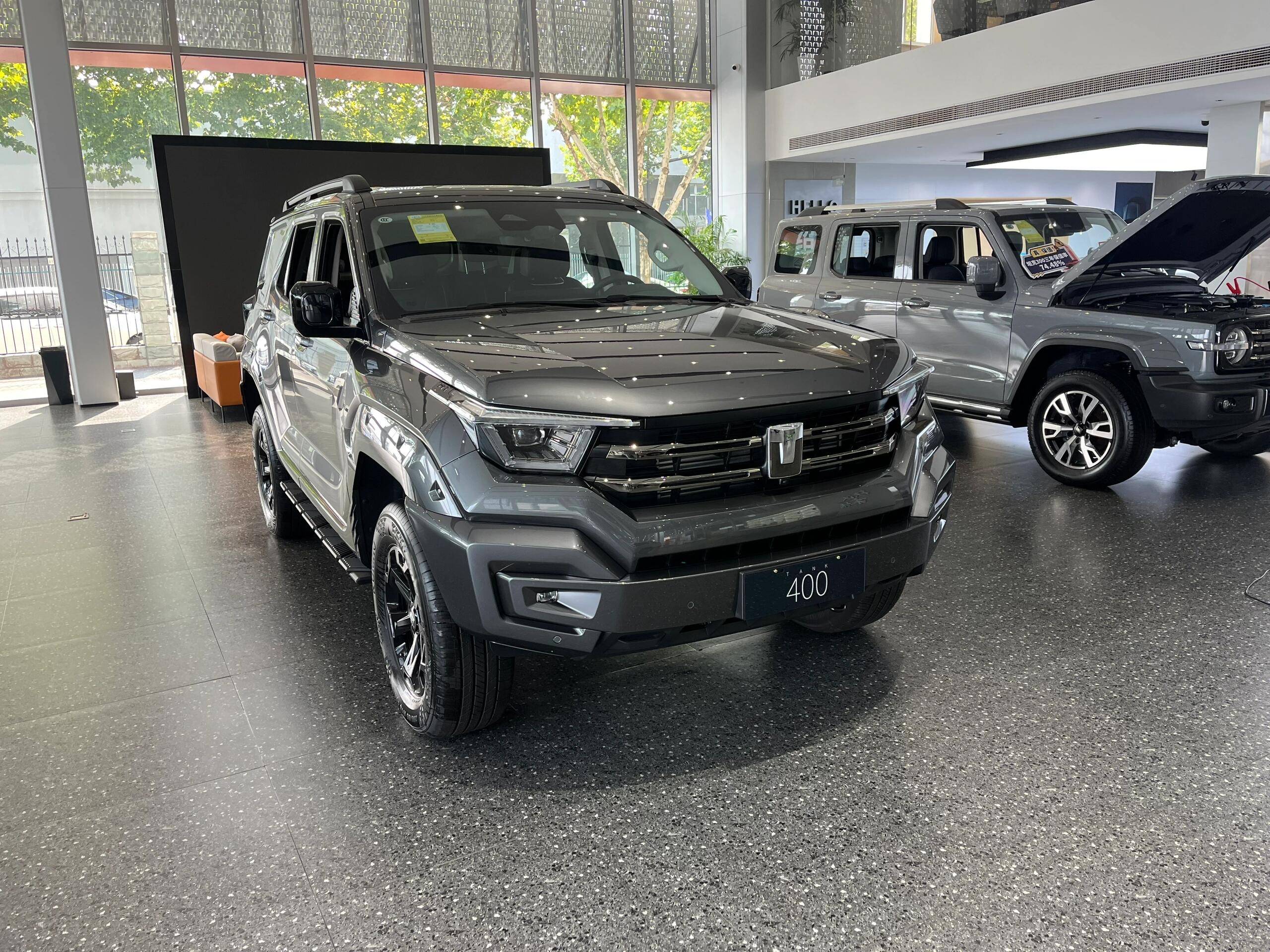 坦克400双车燃擎上市:汽油版24.98万元 柴油版26.48万元