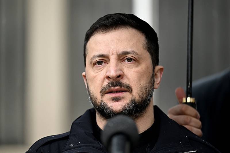 泽连斯基：我仍愿签！欧盟宣布8000亿欧元“重新武装欧洲”！美智库：援乌资金至少70%被留在美国