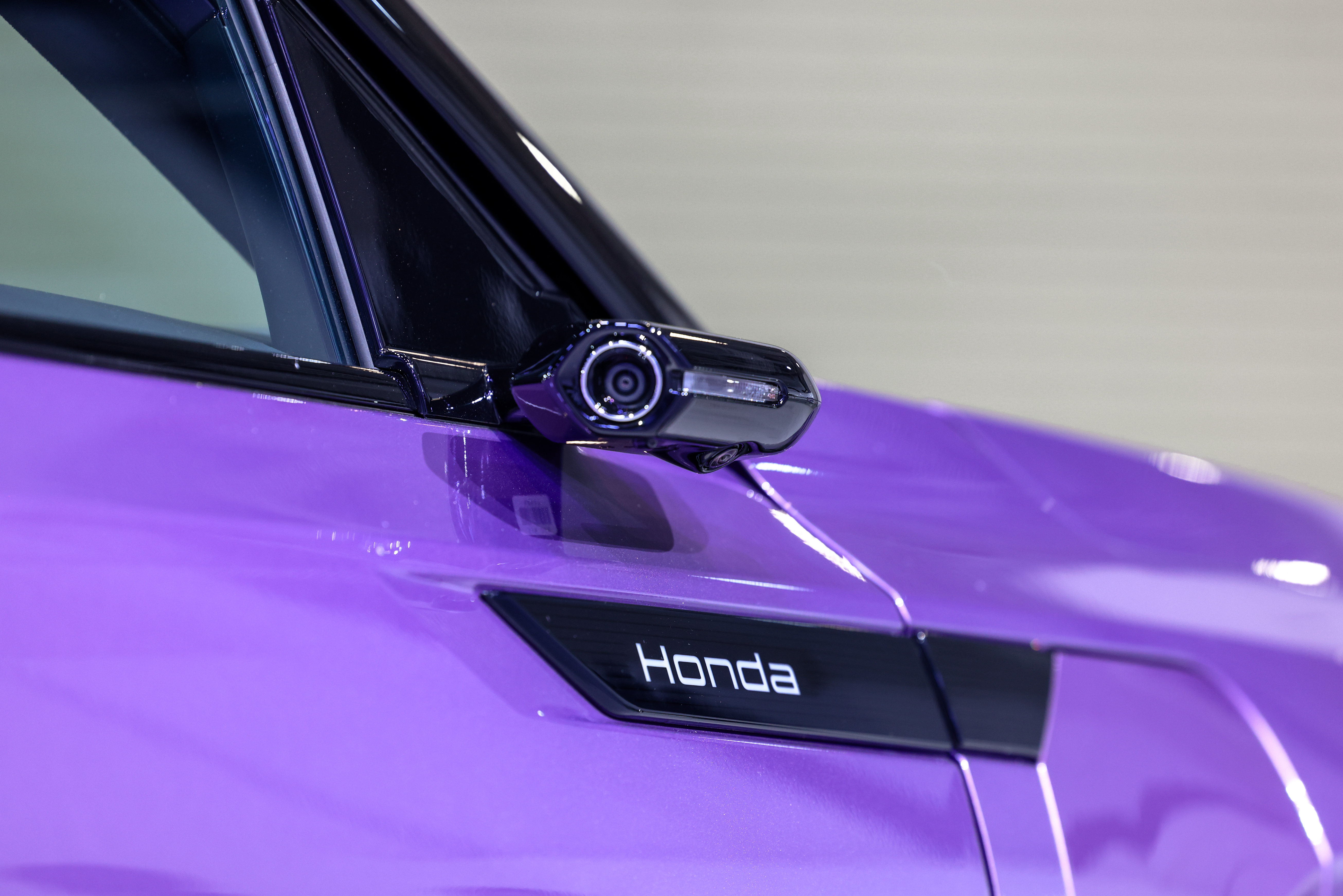 广汽本田发布云驰架构首款纯电新车P7