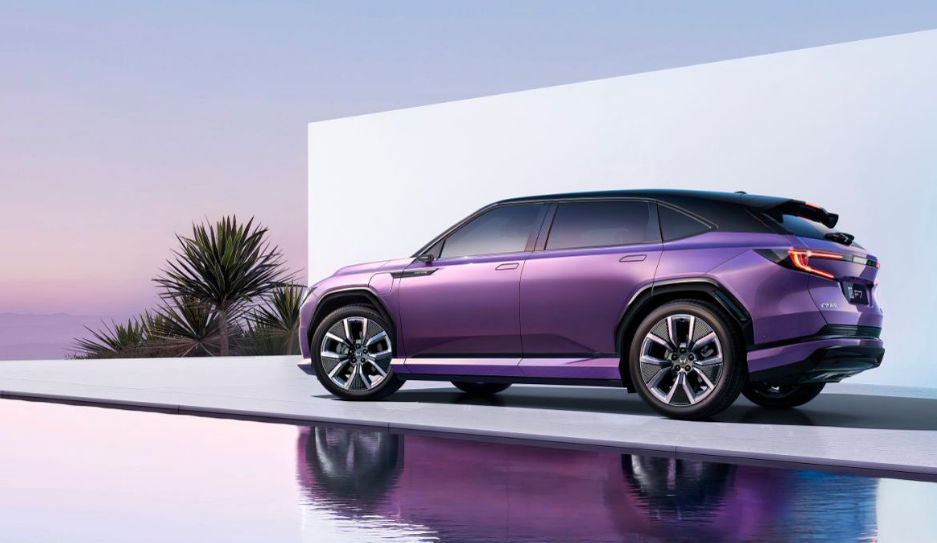 广汽本田发布云驰架构首款纯电新车P7