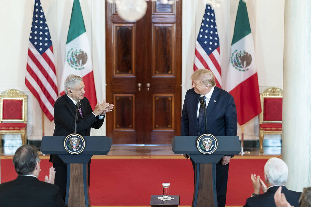 特朗普签署修正案 暂缓对符合美墨加协定的墨加商品征收关税