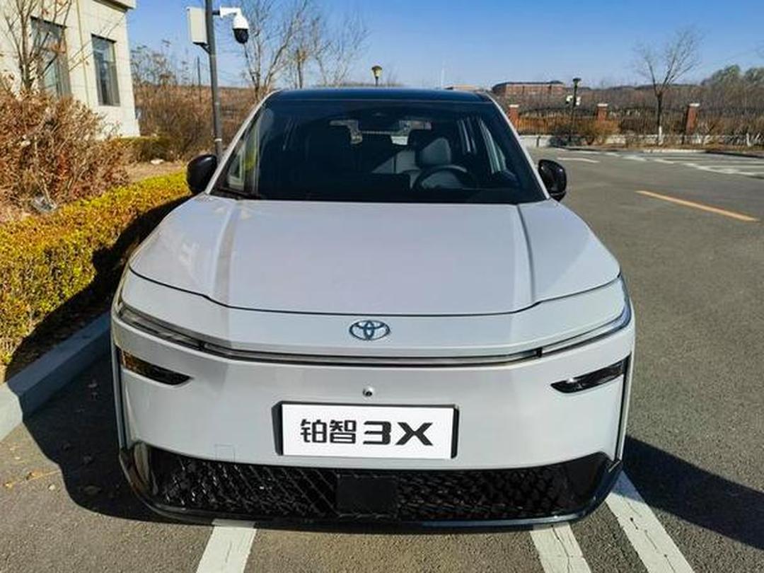 广汽丰田全新纯电SUV铂智3X上市 10.98万起