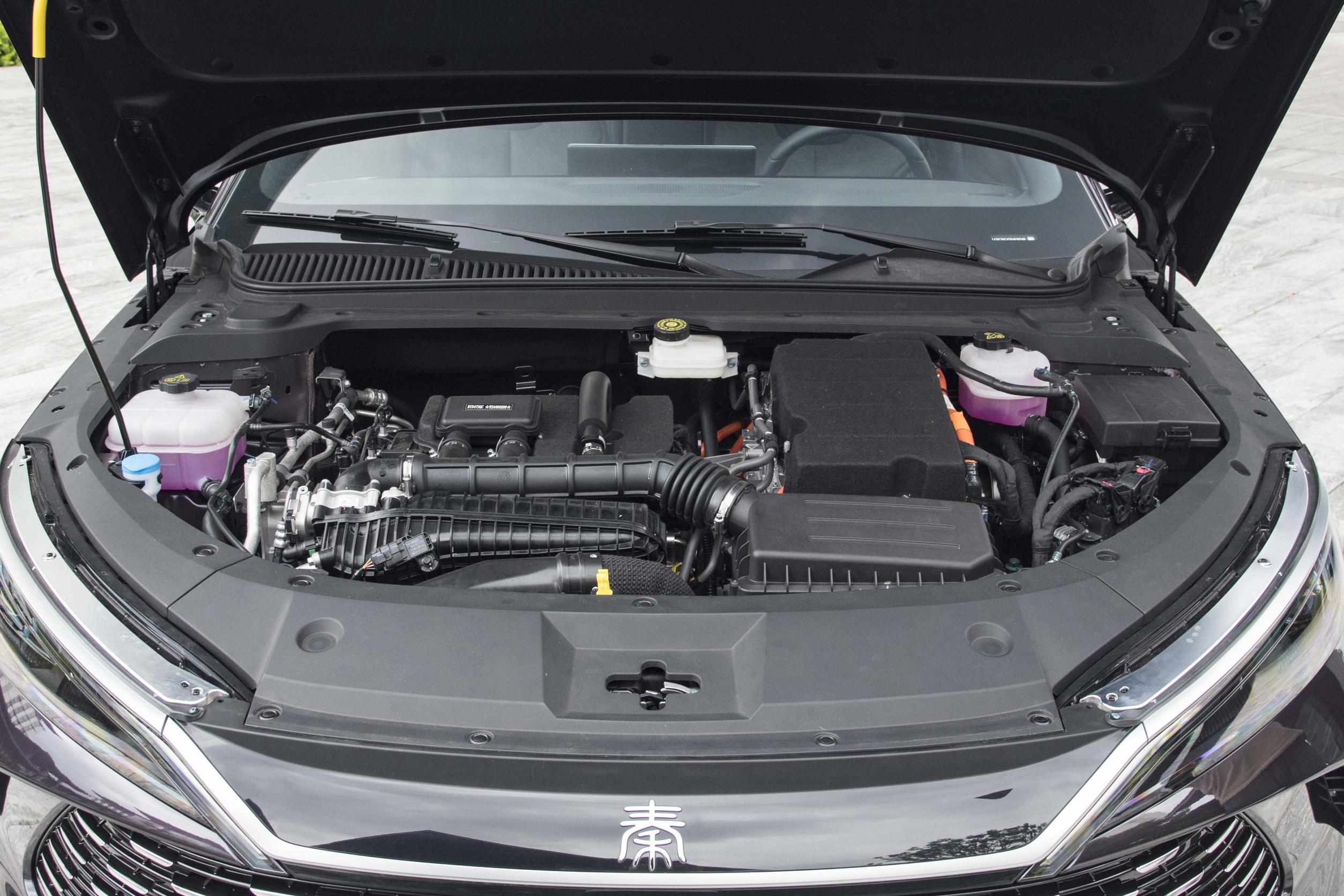 比亚迪秦L EV上市 11.98万元起