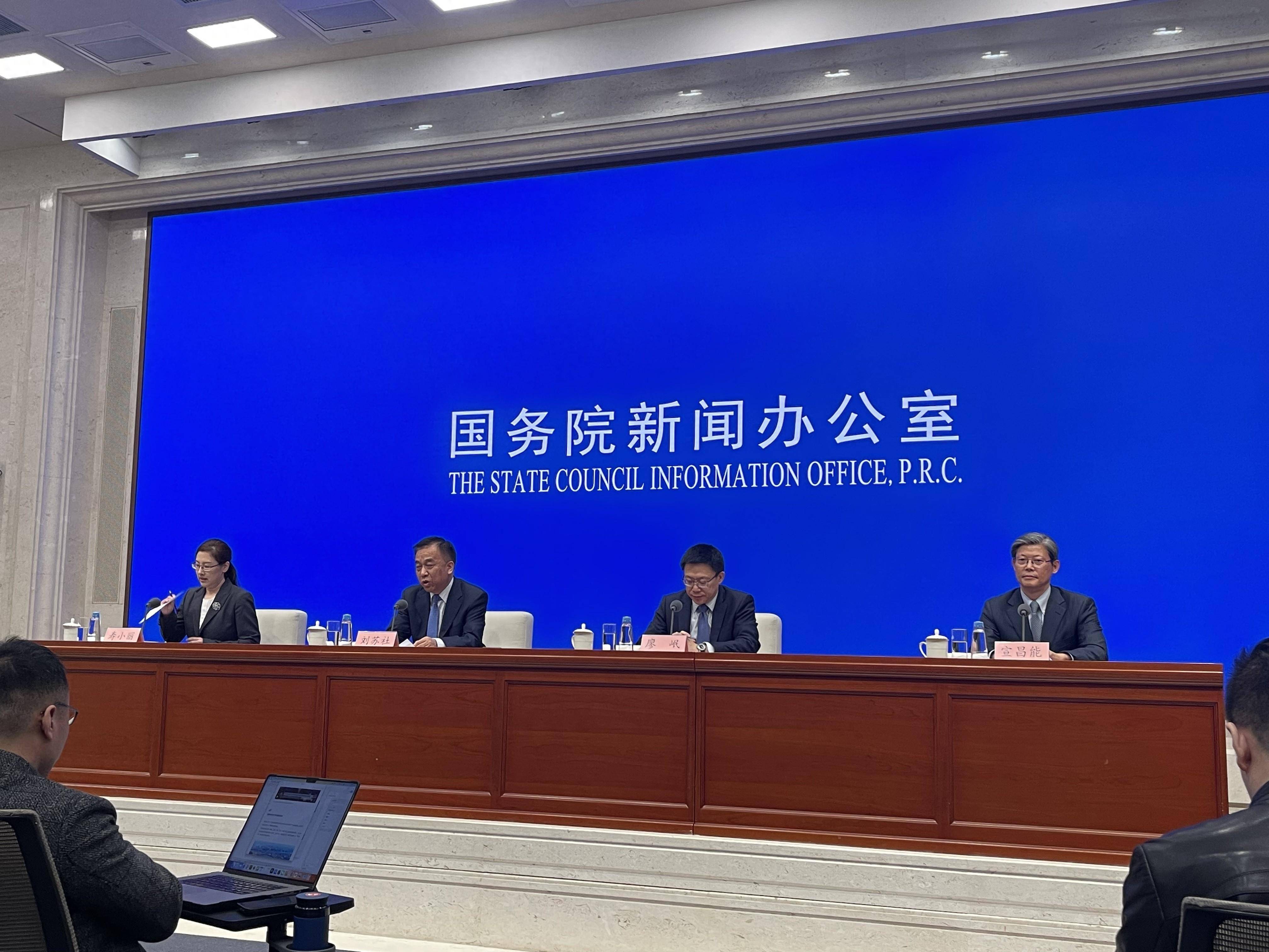 央行副行长宣昌能：将根据国内外经济金融形势择机降准降息