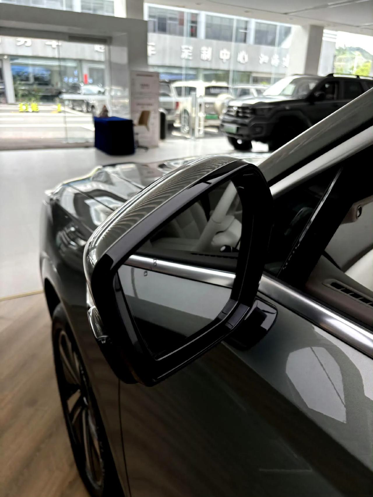 别克陆尚 30万级真7座/1420km+长续航