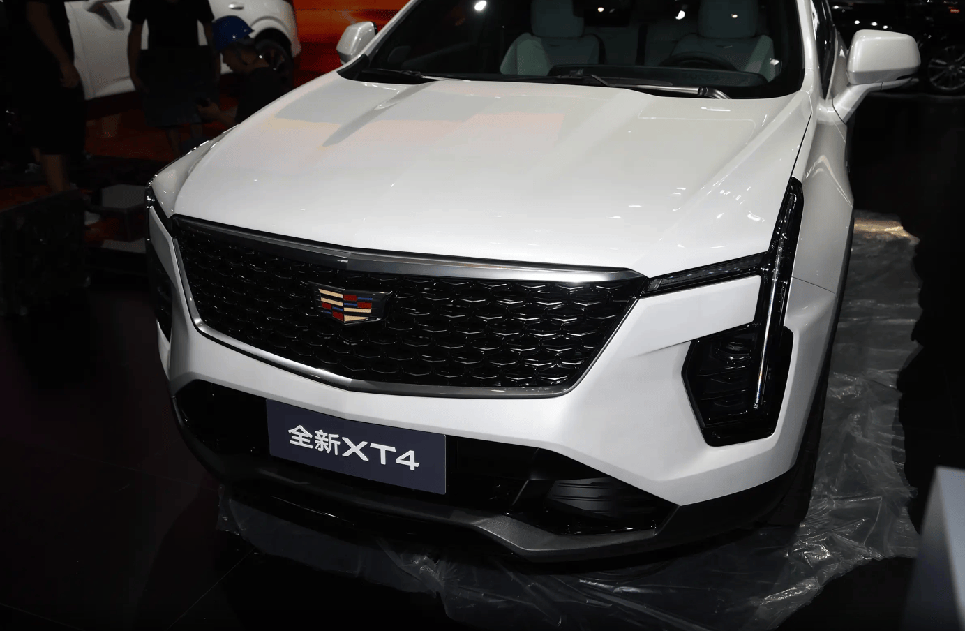 全维豪华 凯迪拉克XT4上市一口价15.99万起