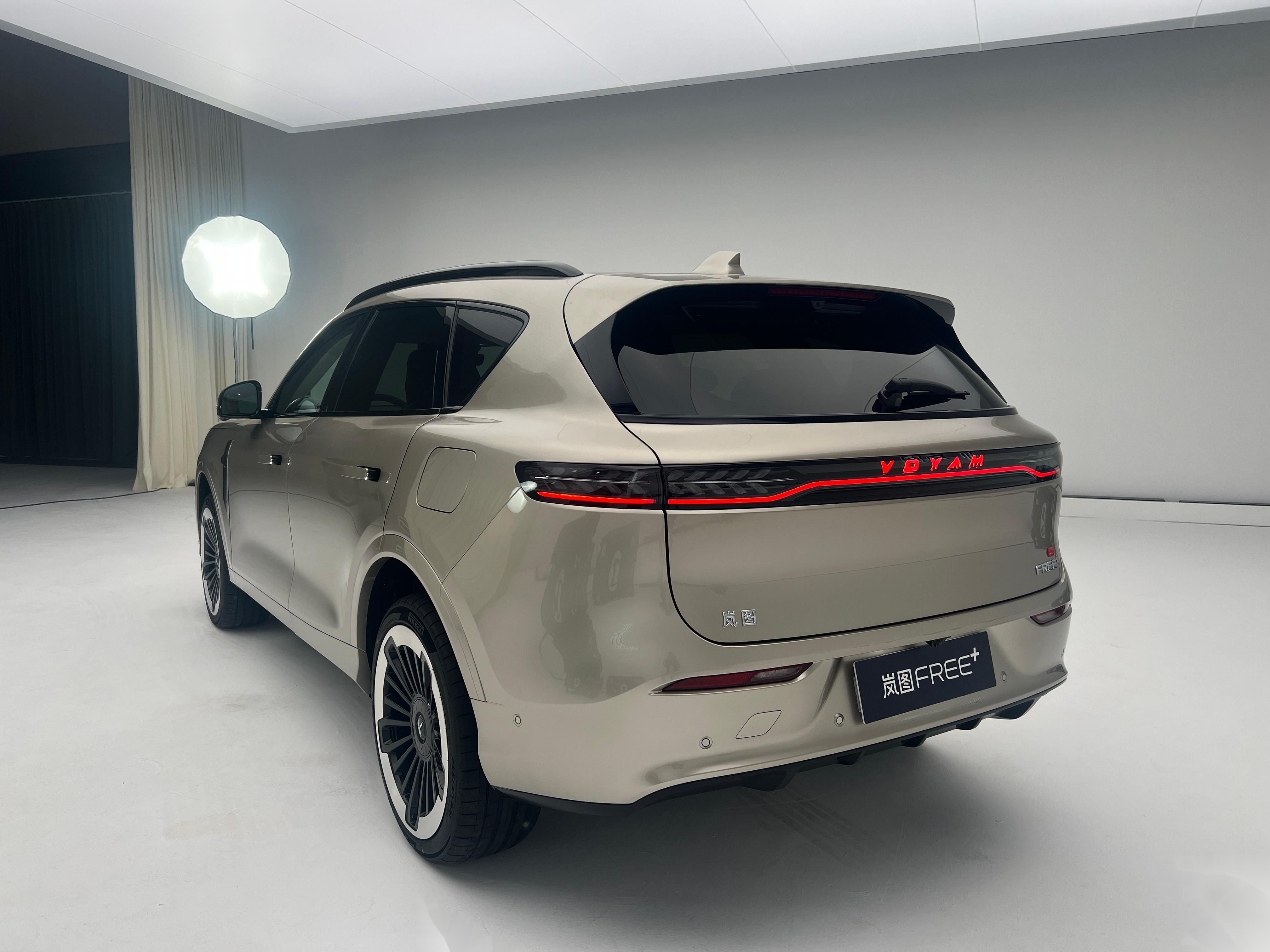 老车主最好别知道 岚图FREE+到底“+”了多少