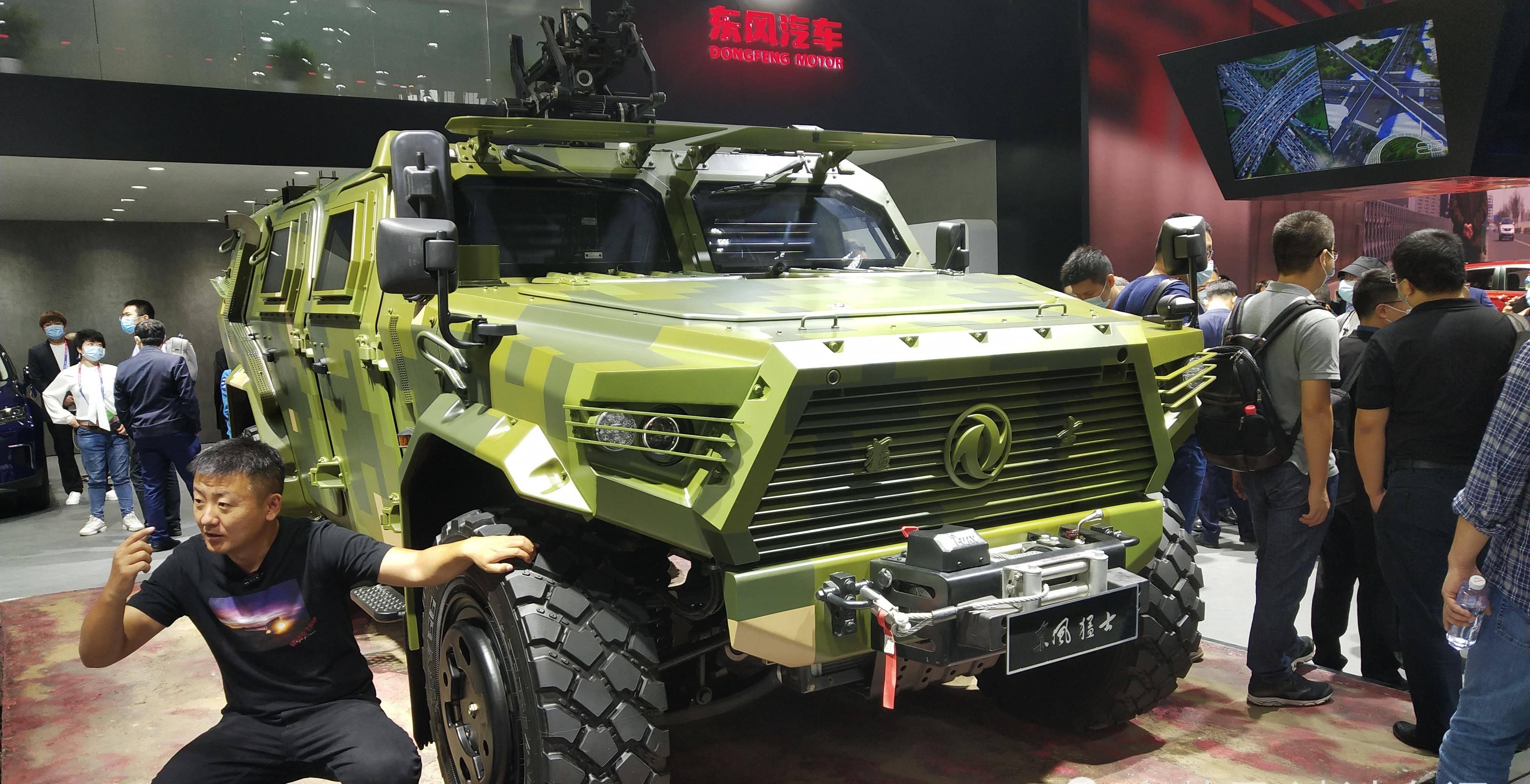 猛士M817粤港澳车展内饰亮相 打开生活想象