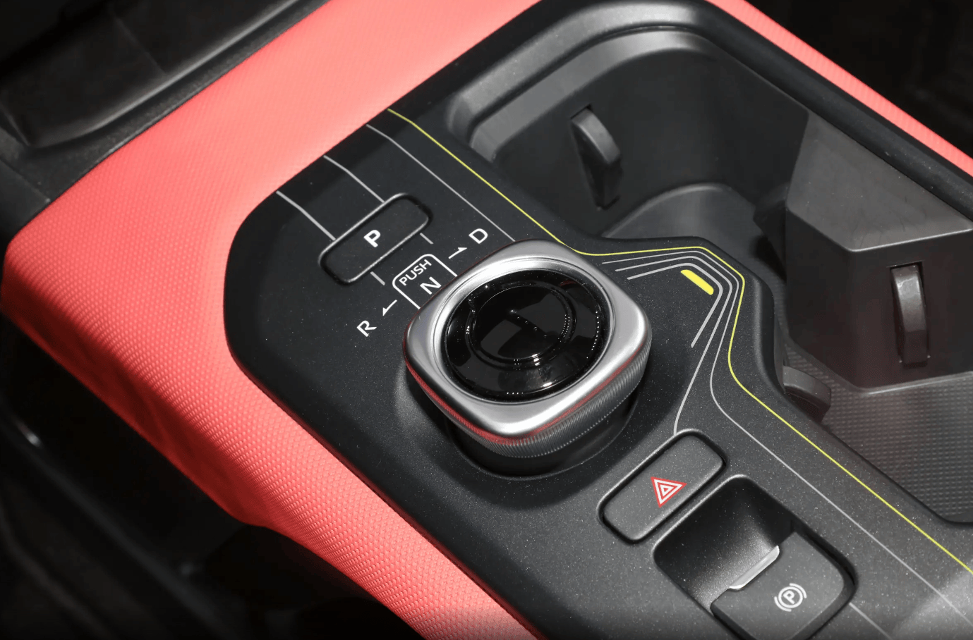 丰田bZ5 12.98万起售 激光雷达16万到手