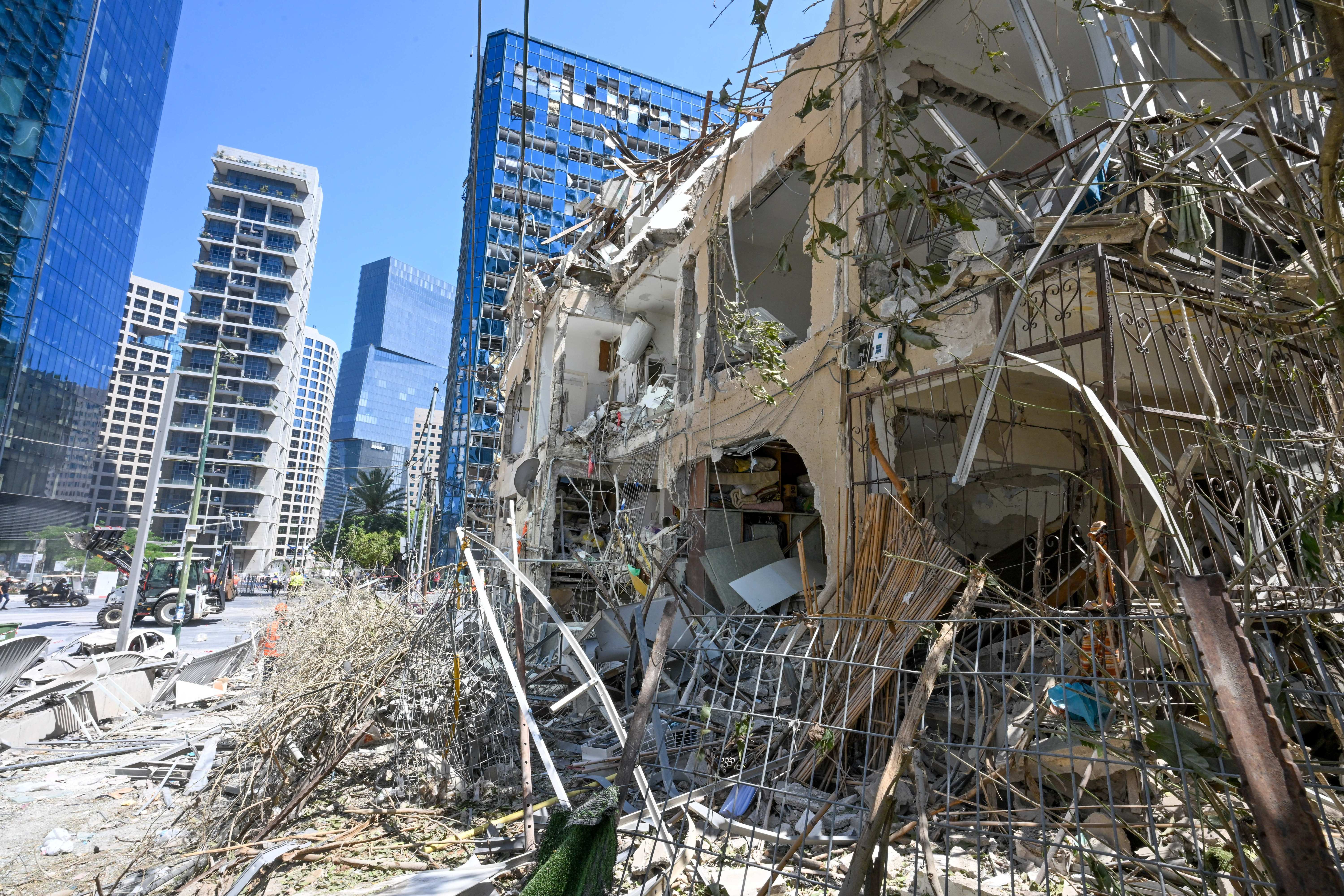 特朗普说已“成功打击”伊朗三处核设施