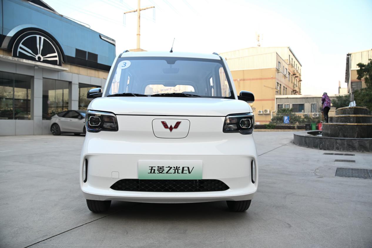 5.78万元！新时代纯电多用途车——五菱之光EV305km进取型携7大升级进阶上市