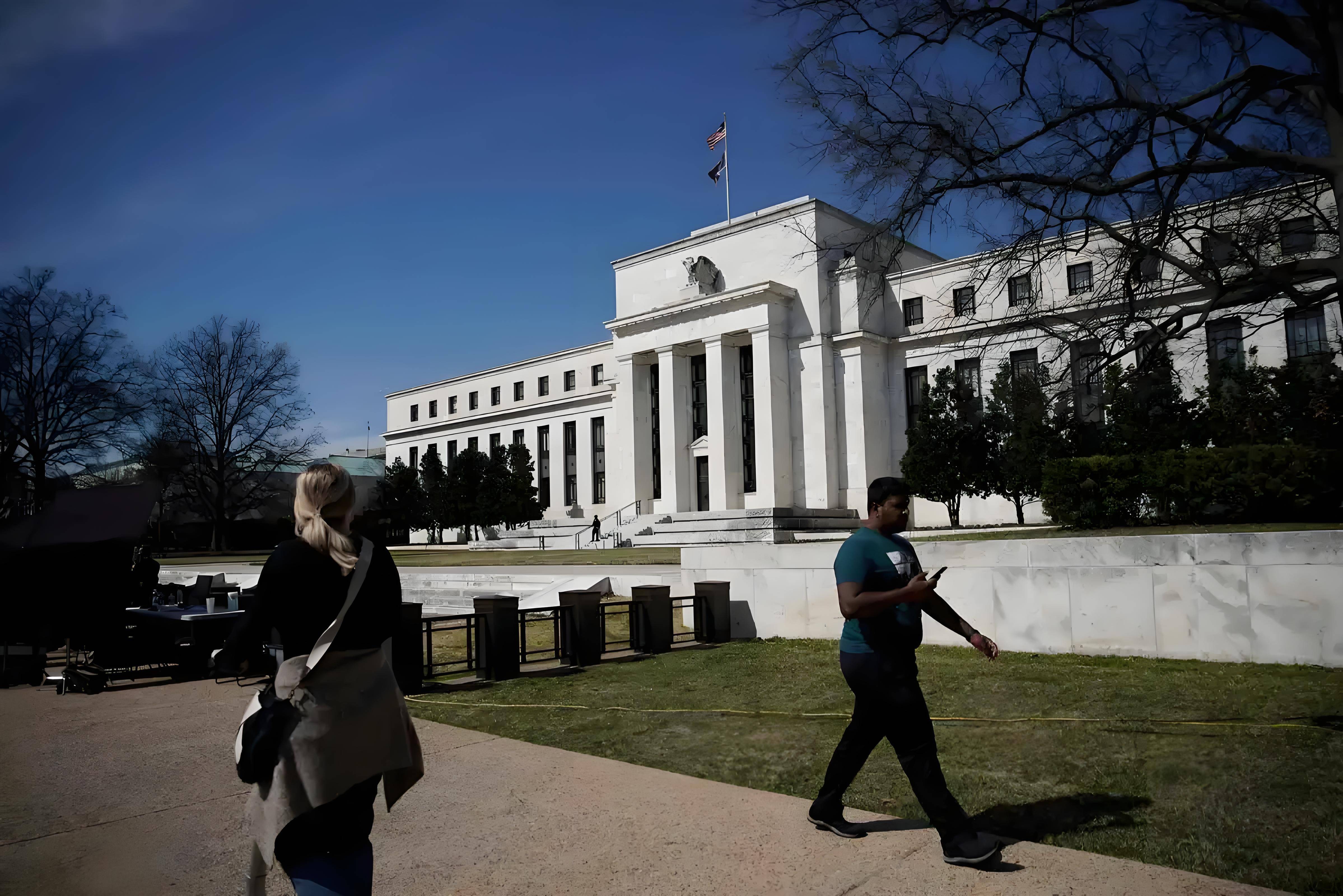 美联储继续维持利率不变 并未发出9月降息信号