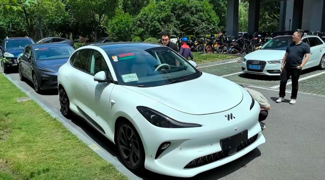 “20万级SUV市场的变革”新一代智己LS6开启预售