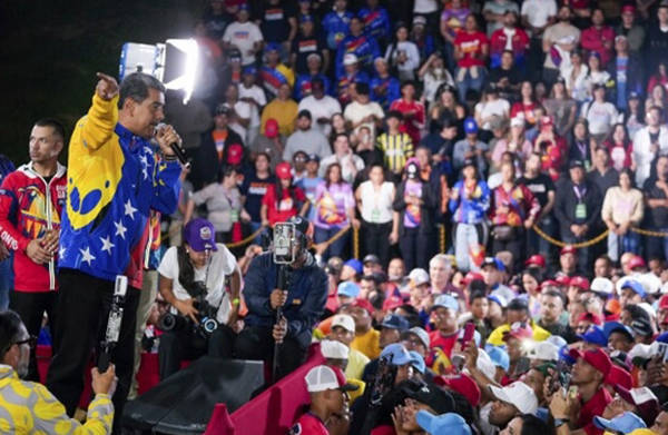 最快后天，2200名美海军陆战队员将抵达委内瑞拉海岸，要对马杜罗动手？