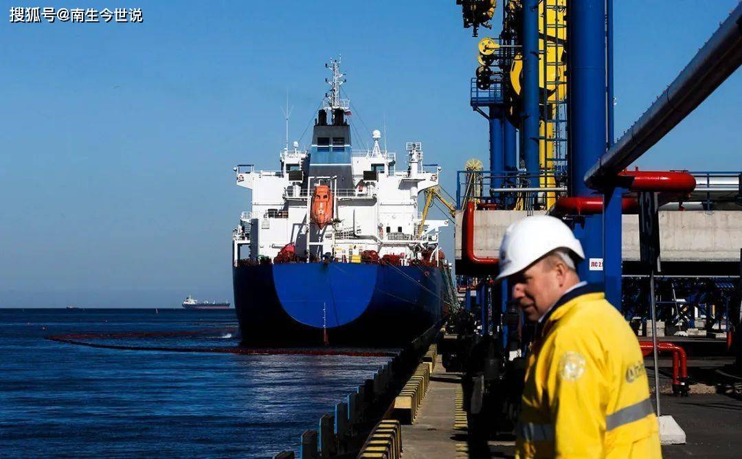 应对美国军事部署 委内瑞拉宣布在加勒比海部署舰船