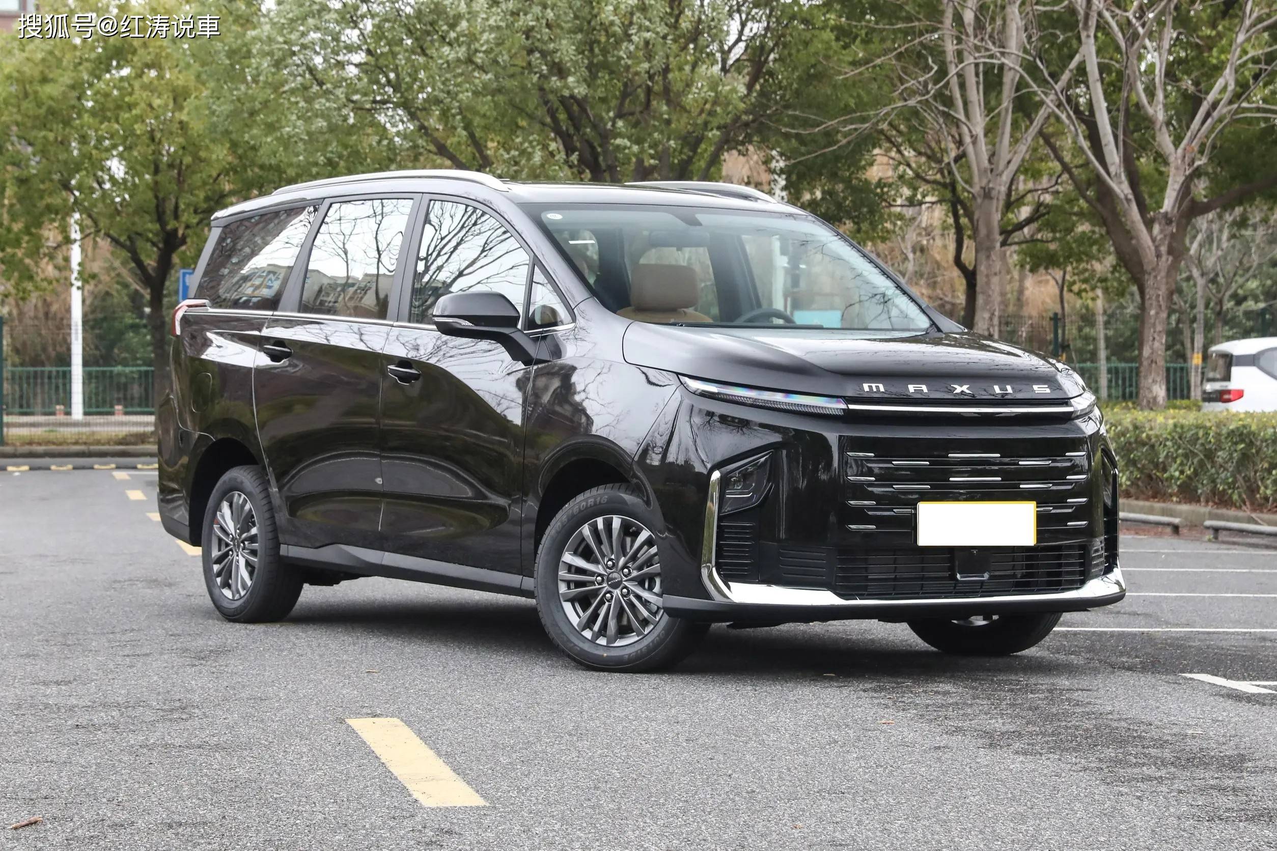 上汽通用五菱第800万辆MPV下线 星光730全球车发布