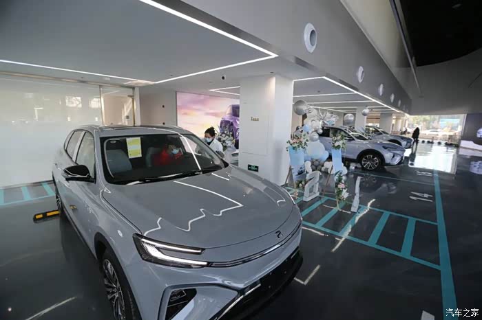 日产N7单月交付破万 官宣玫瑰摩卡新内饰