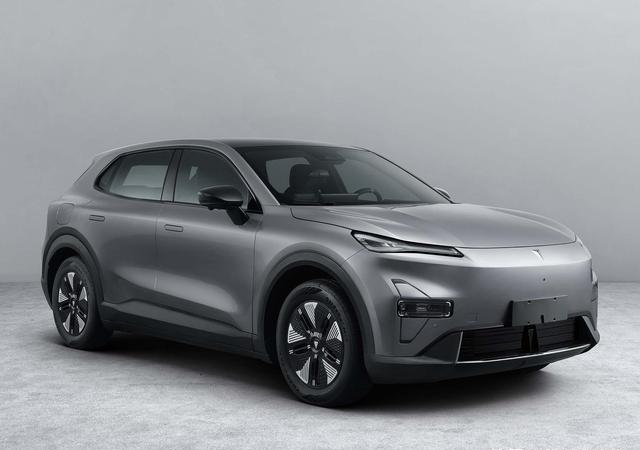 成都车展深蓝S05焕新上市 全新深蓝S07亮相