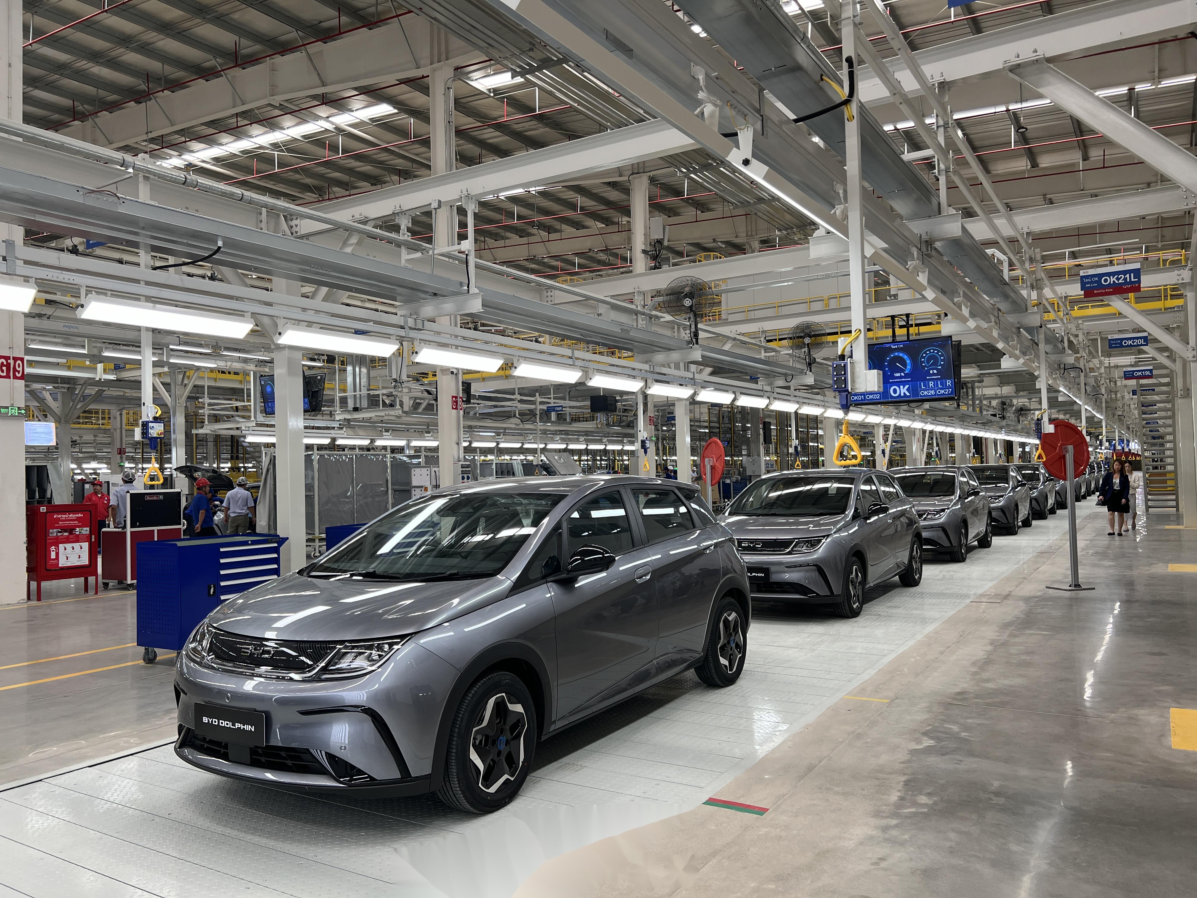 宝腾全新电动汽车工厂揭幕 马来西亚总理出席