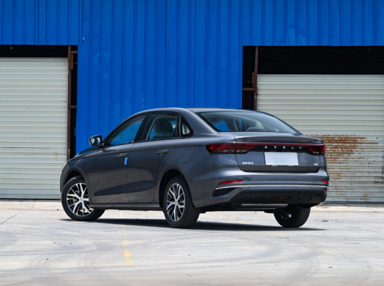 第5代帝豪内饰首曝：越级体量+豪华质感，中国家轿引领全球风尚！