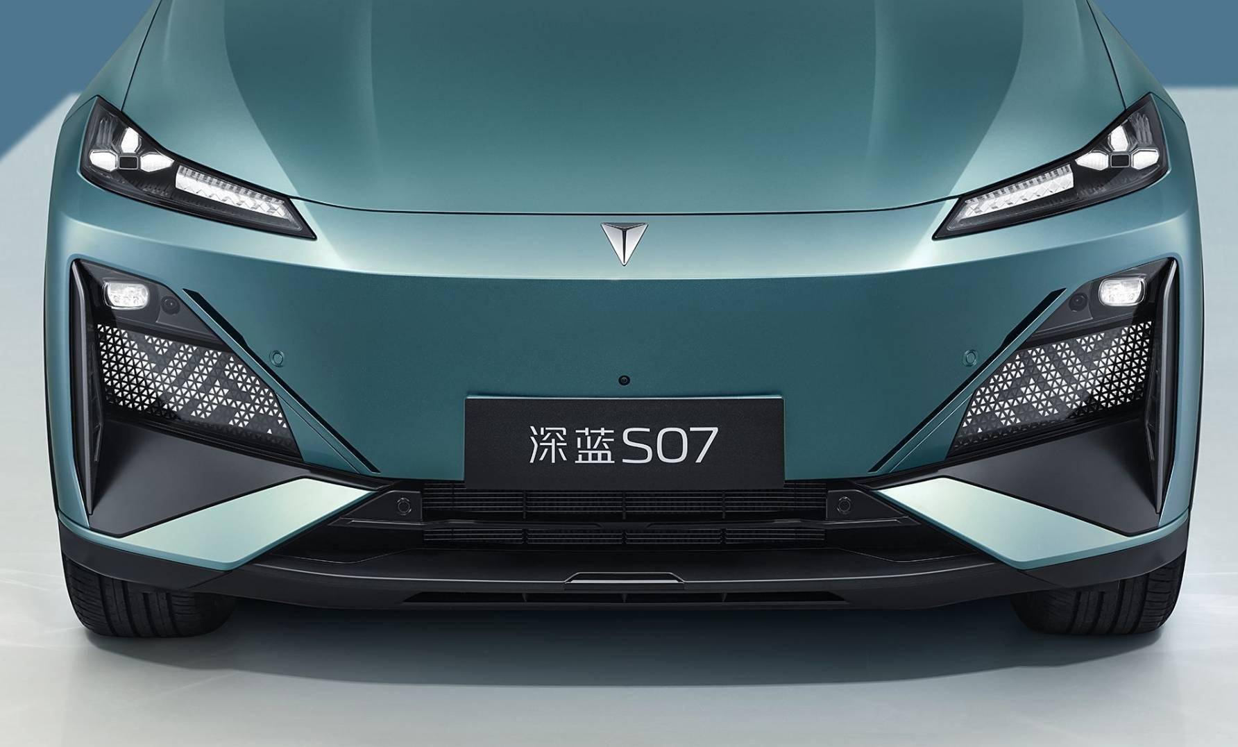 全新深蓝S07上市 优惠后到手价15.39万起