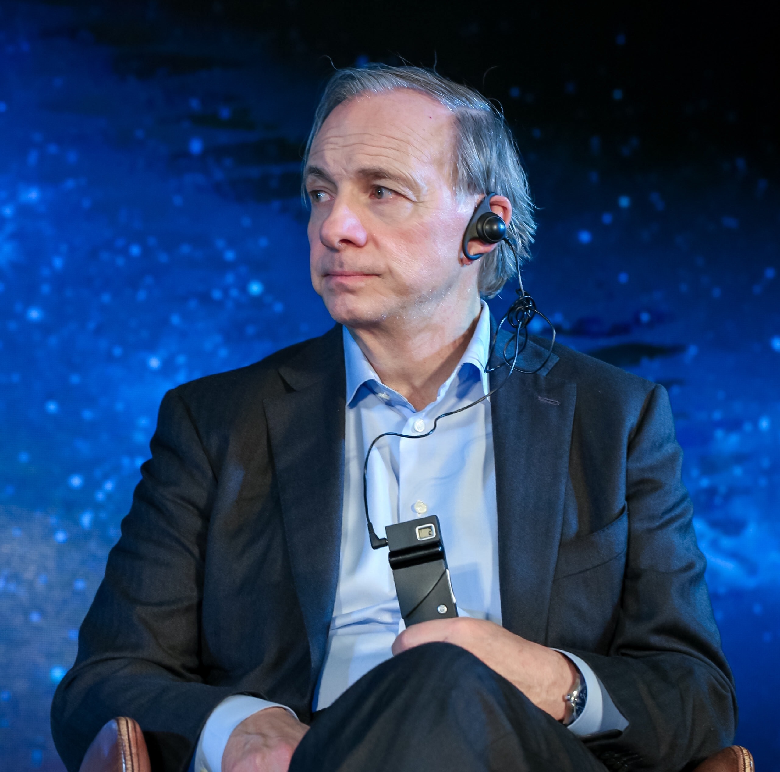 潘功胜、李云泽分别会见桥水基金创始人达利欧 交流了哪些话题？