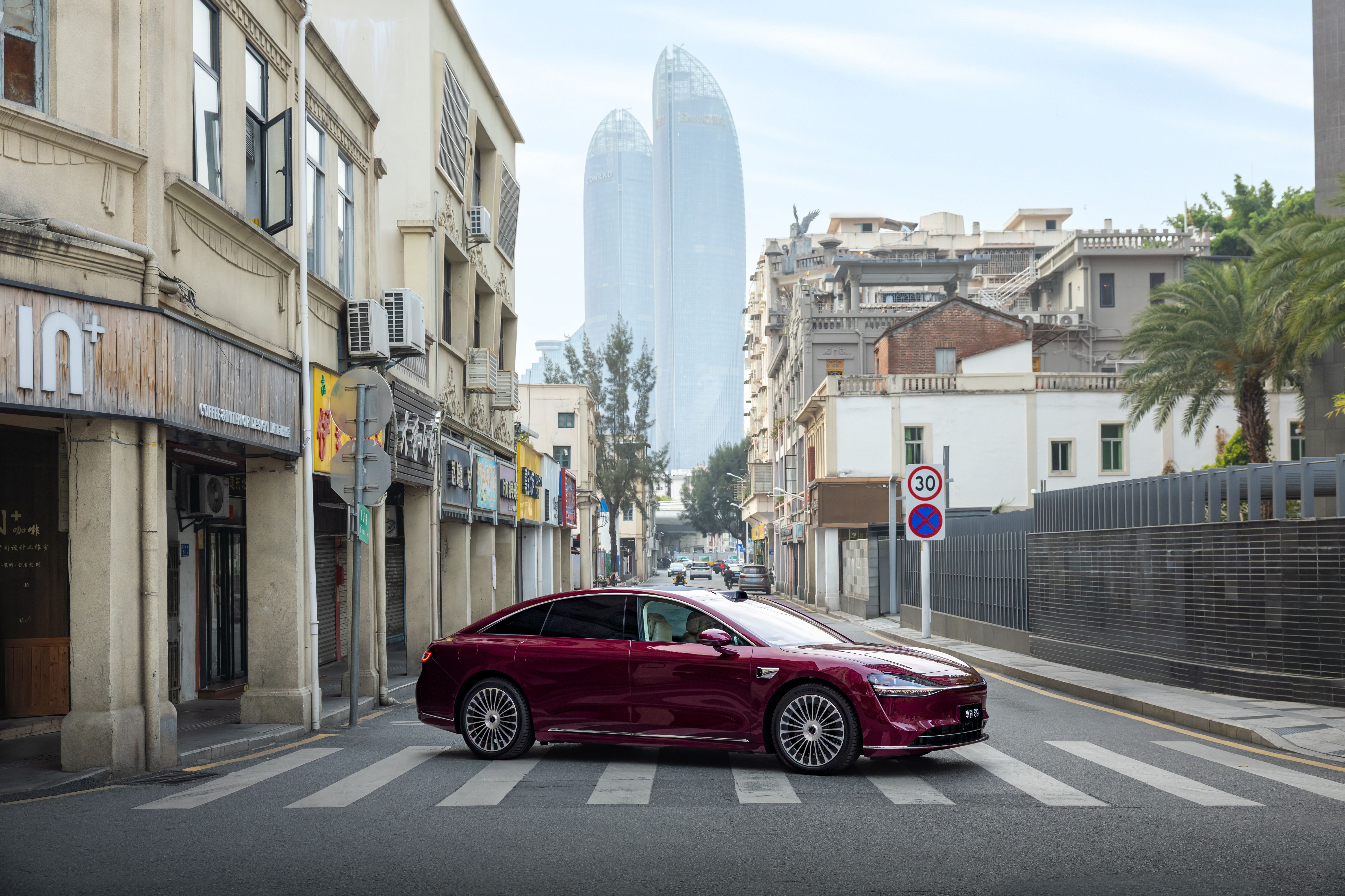 智能要顶性价比也要顶 鸿蒙智行问界M7/尚界H5正式上市